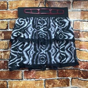 Pretty black and white with lace & ruffle mini skirt from Lily White sz L